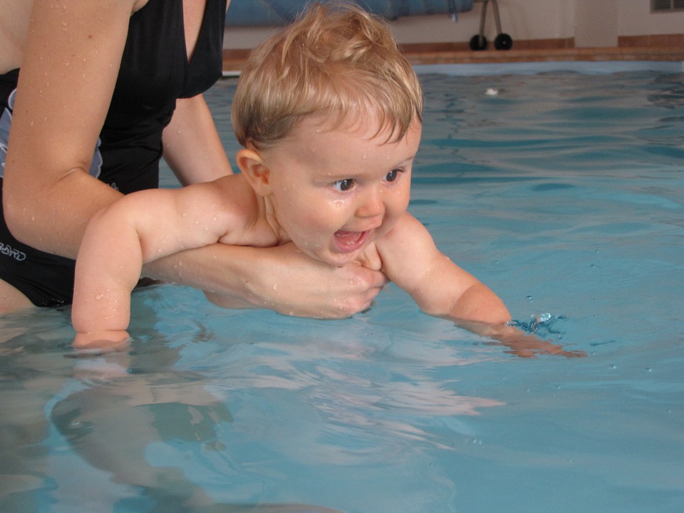 Bienfaits de la nage pour les bébés